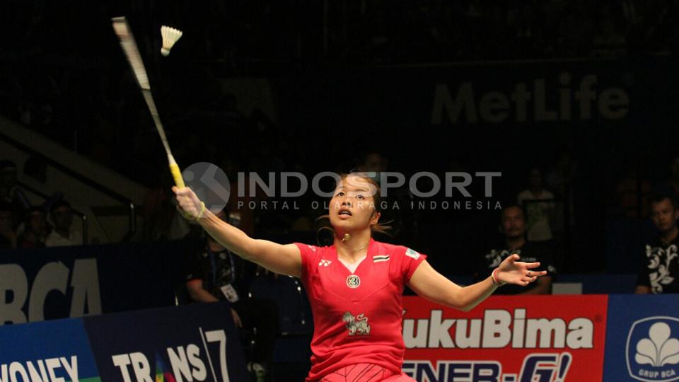 Tunggal putri Thailand, Ratchanok Intanon sukses mengalahkan wakil Jepang Yui Hashimoto dengan skor, 21-11 dan 21-10.